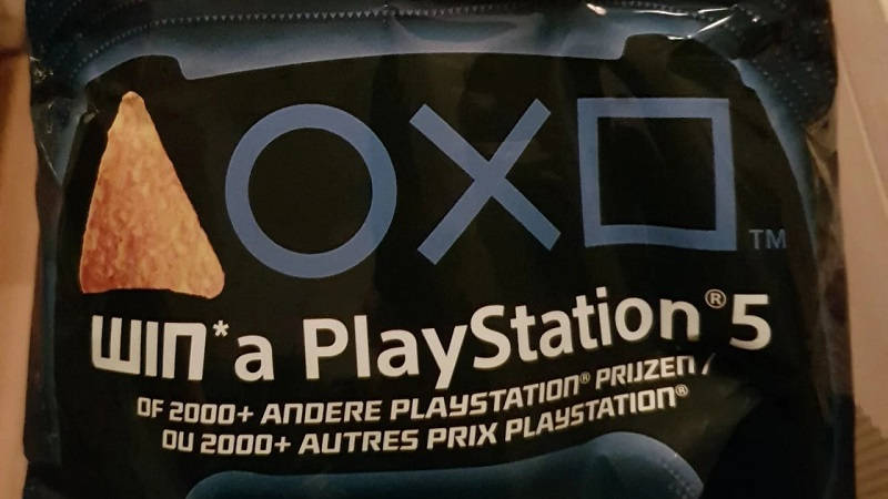 Реклама PlayStation 5 на чипсах Doritos